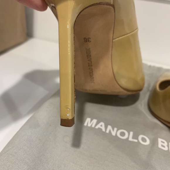 Manolo classic nude patent pump sz 36